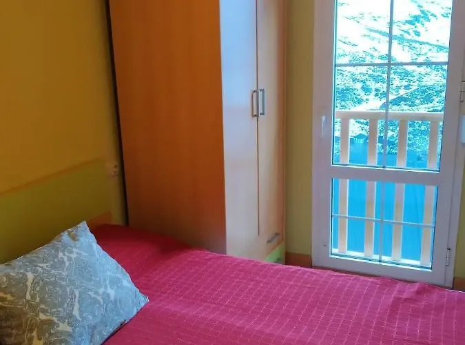 Chalet Gran Adosado-spa En Hasta14 Plazas *